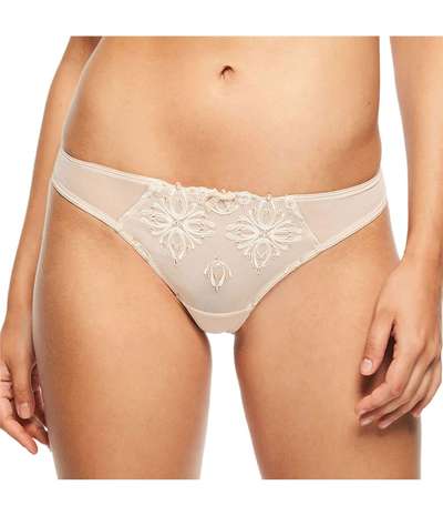 Champs Elysees Tanga Sand – Beige Stringtrosor från Chantelle