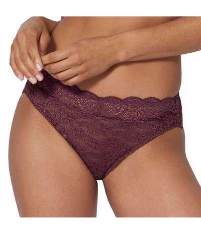 Amourette 300 Tai Plum – Lila taitrosor från Triumph