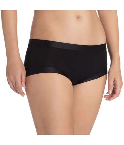 Cate Regular Satin Hipster  Black – Svarta hipstertrosor från Calida