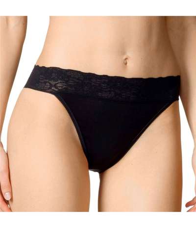 Lycraspitze Tanga 21904 Black 992 – Svarta tangatrosor från Calida