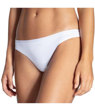 Natural Comfort Thong White – Vita Stringtrosor från Calida